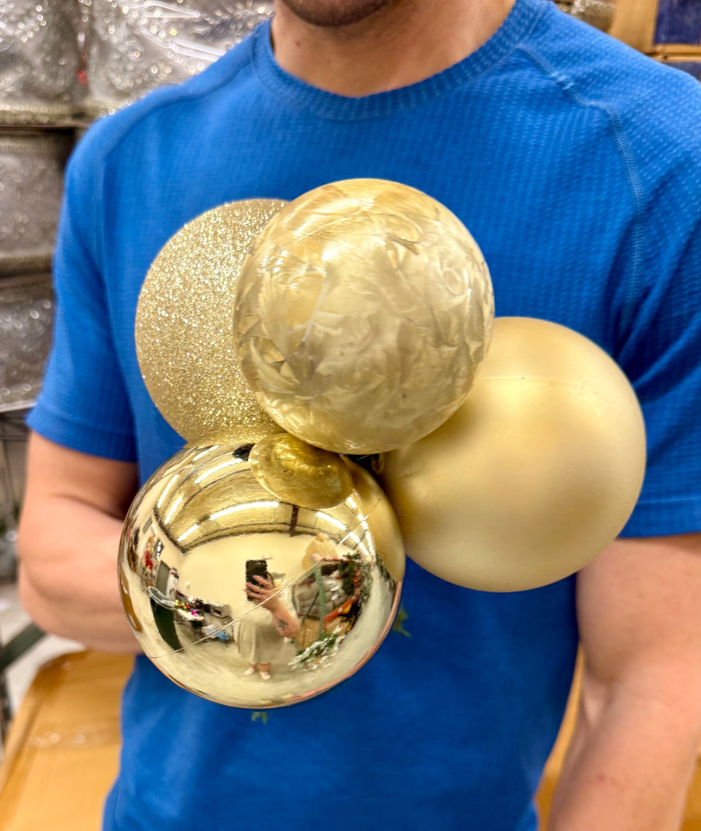 Champagne prewired cluster of ornaments.