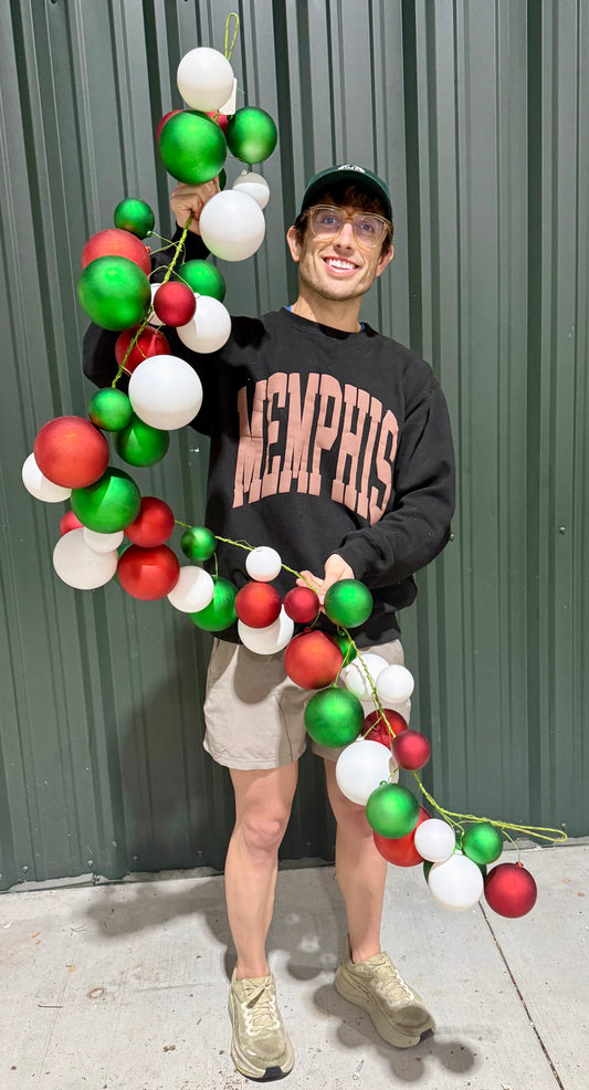 Red green white cluster Ball garland 6 foot long. Perfect to add to any greenery garland. Easy to use.