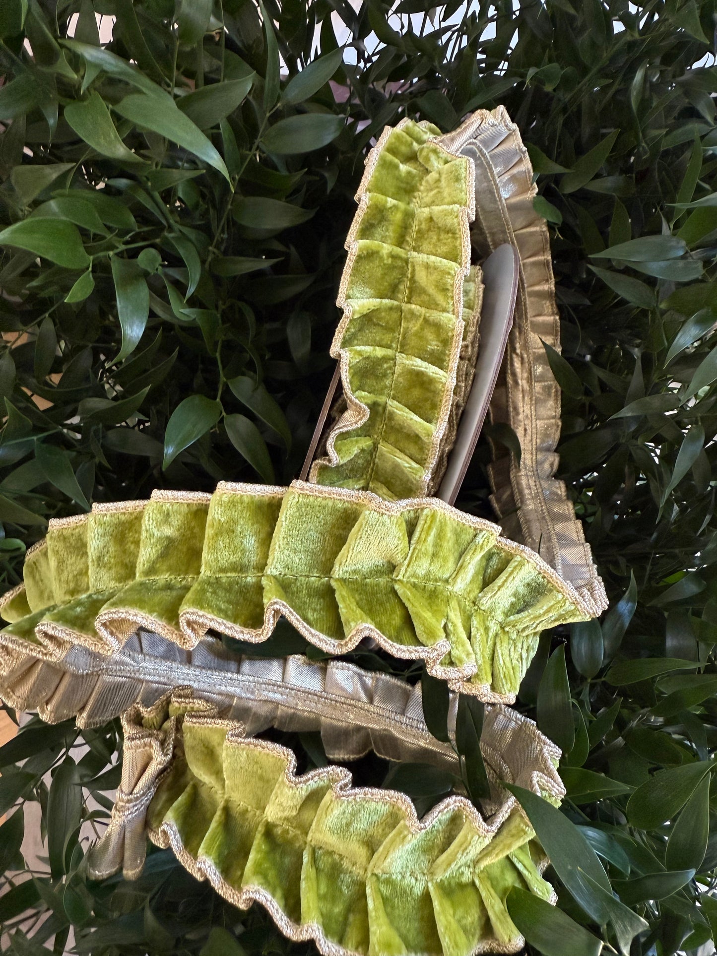 JME heavy wired ribbon. APPLE GREEN Velvet Pleating with Gold Metallic Back 2"x 10YDS