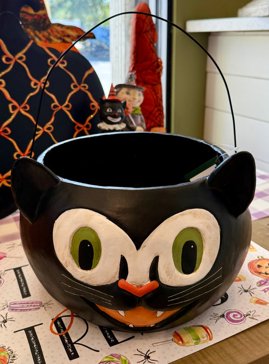 Vintage Halloween bucket. Black cat. 10 inches.