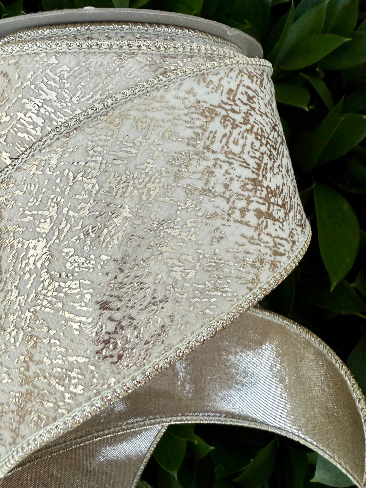 JME heavy wired ribbon. WHITE Velvet with Champagne Metallic Jacquard Print and Metallic Back