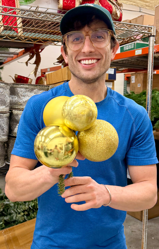 Gold pre wired cluster of ornaments