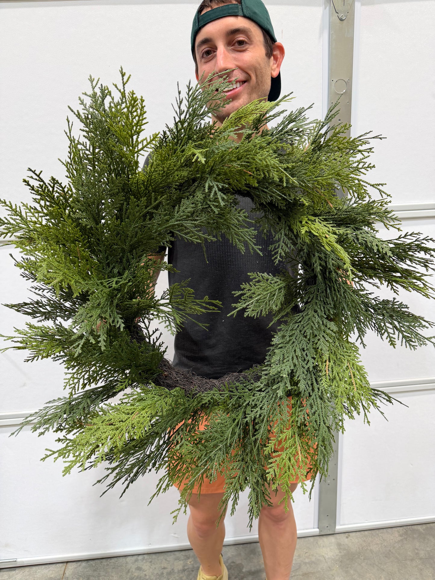 24" Dia Western Cedar Wreath